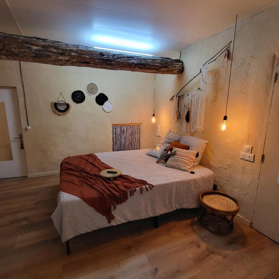Chambre D'Hotes Gard Meynes Exterior photo